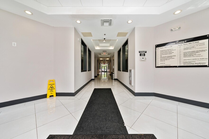 More Photos Of 13550 Village Park Dr, Orlando Office For Lease
