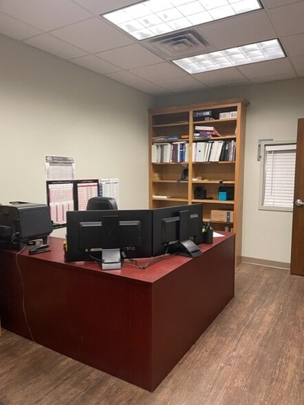 More Photos Of 505 Aero Dr, Shreveport Manufacturing For Sale