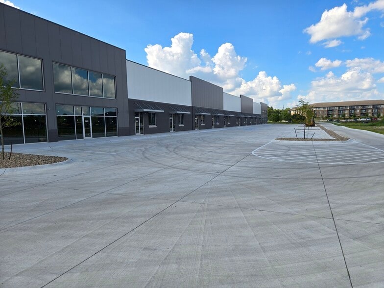 More Photos Of 14607 Chandler Rd, Omaha Light Manufacturing For Lease