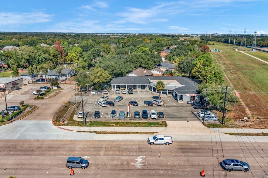 More Photos Of 2750 W Main St, League City Storefront Retail Office For Sale