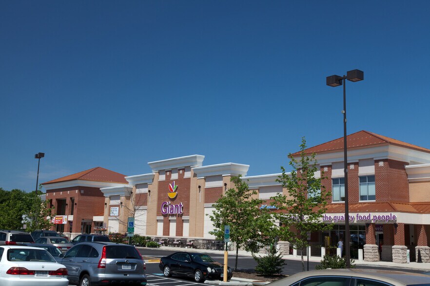 More Photos Of 2932 Chain Bridge Rd, Oakton Unknown For Sale