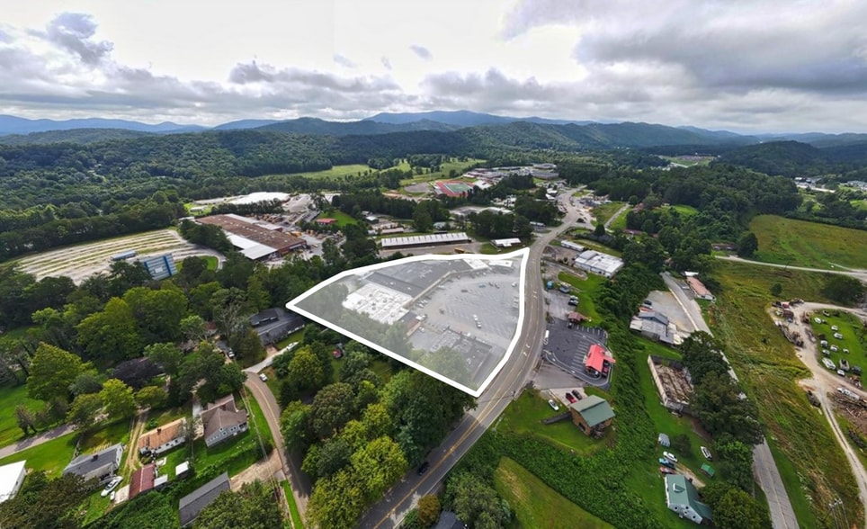 More Photos Of 2672 E First St, Blue Ridge Storefront For Lease