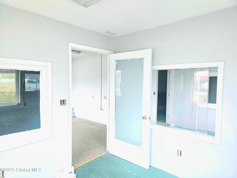 More Photos Of 1904 Broadway, Watervliet Auto Dealership For Sale