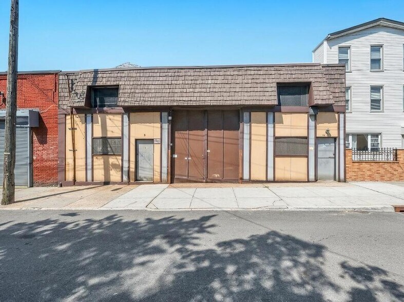More Photos Of 1424 118th St, College Point Warehouse For Sale