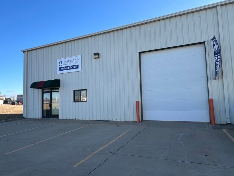 Primary Photo Of 1103 Martin Luther King Jr Dr, Bloomington Warehouse For Lease