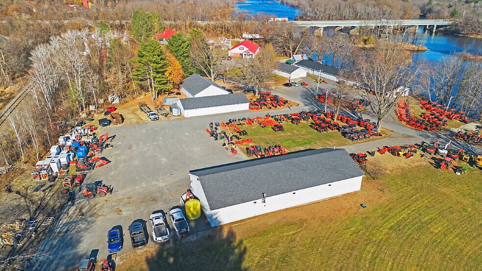 More Photos Of 350 Upper Main St, Fairfield Service For Sale
