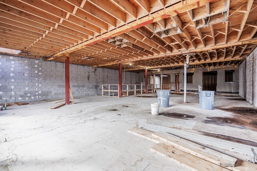 More Photos Of 20 Windsor St, Rochester Theater Concert Hall For Sale