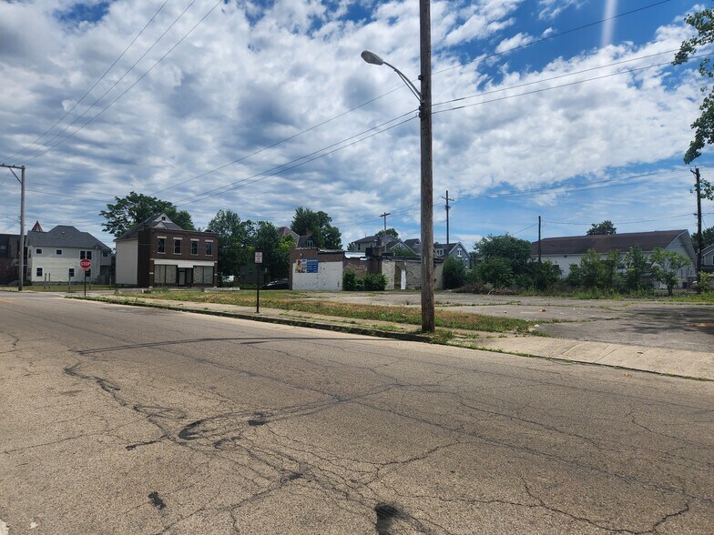 More Photos Of 1227-1255 Oak St, Columbus Land For Sale