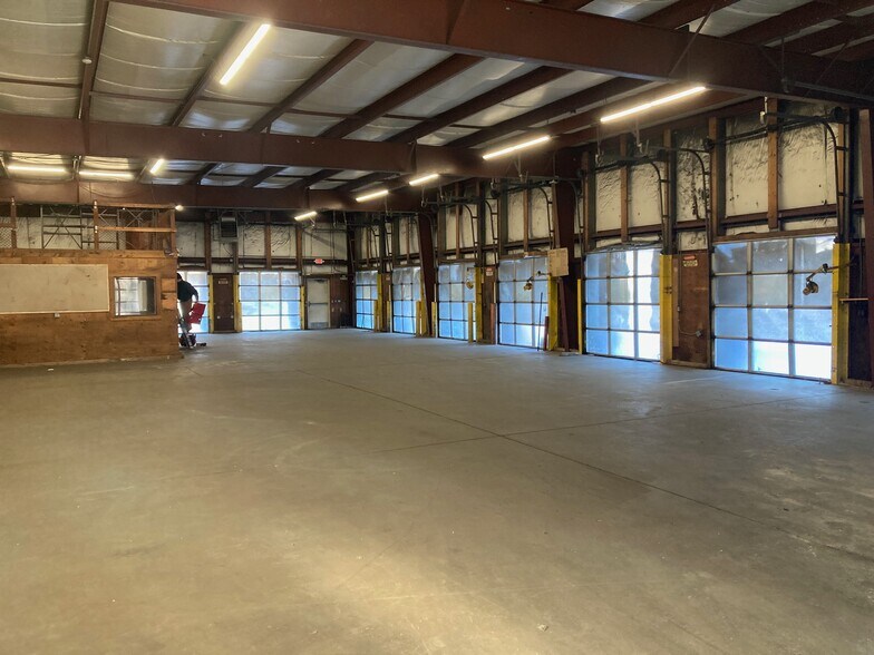 More Photos Of 4 Old Route 10, Enfield Warehouse For Lease