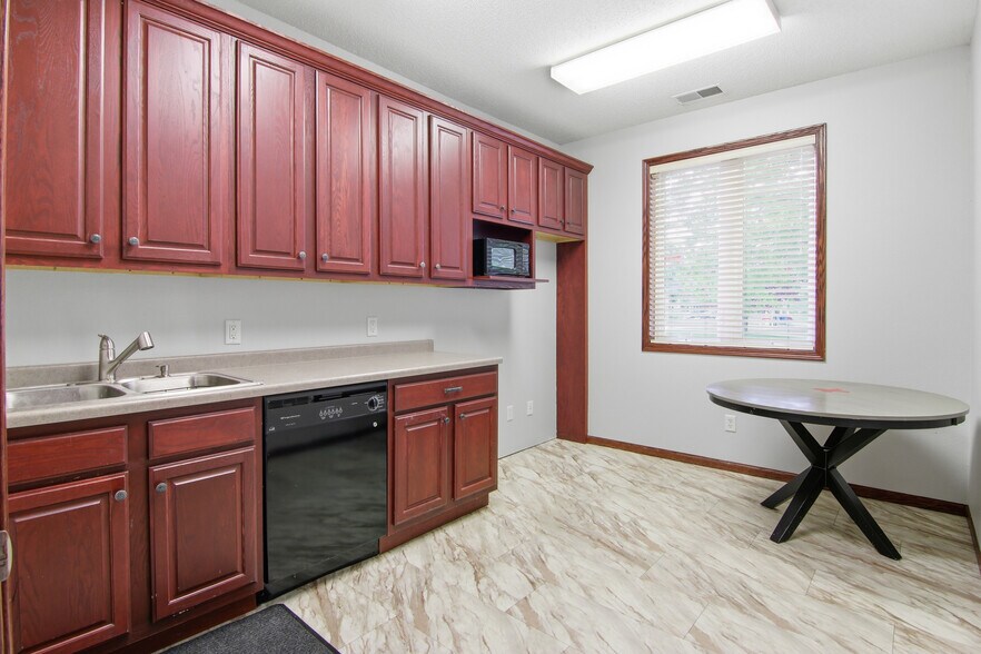 More Photos Of 2108 S Broadway St, Menomonie Office For Sale
