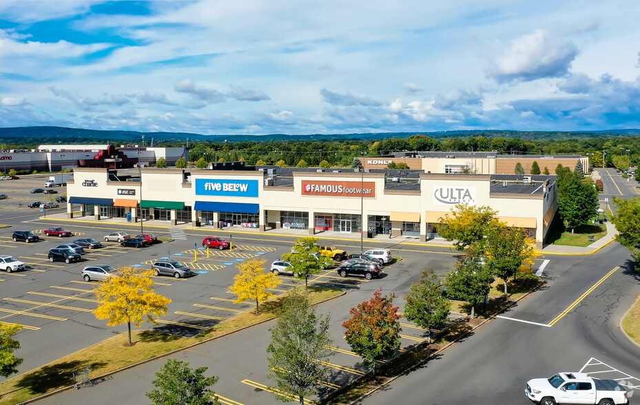 More Photos Of 246 New Britain Ave, Plainville Unknown For Lease