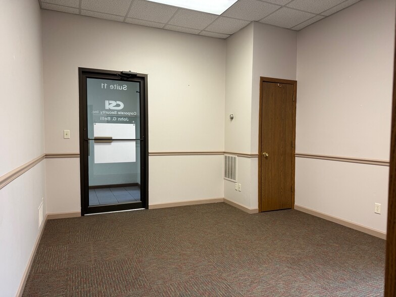 More Photos Of 2300 Freeport Rd, New Kensington Office Residential For Lease