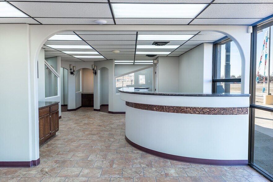 More Photos Of 11209 W Kellogg, Wichita Auto Dealership For Sale