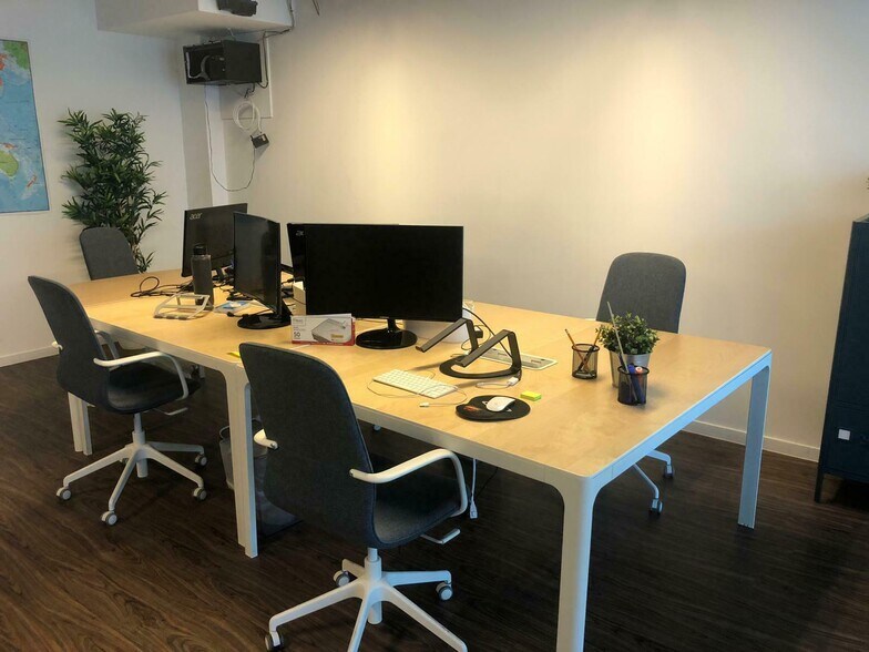 More Photos Of 14 NE 1st Ave, Miami Office For Sale