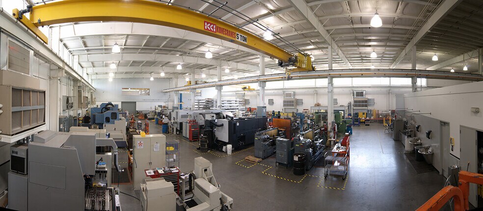 More Photos Of 1717 Brittmoore Rd, Houston Manufacturing For Lease