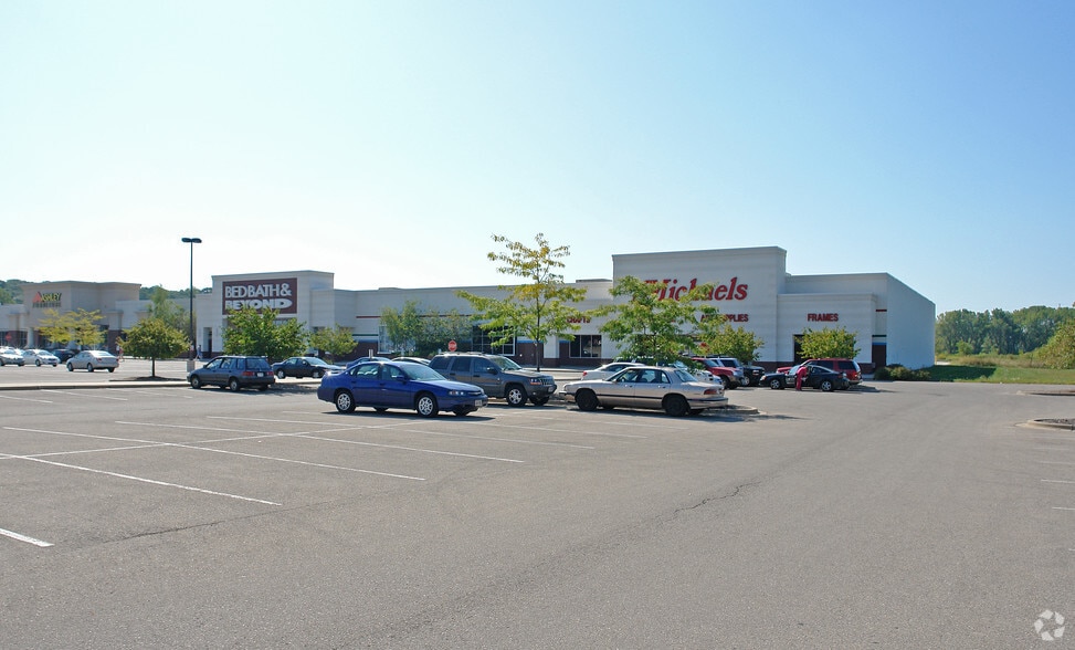 More Photos Of 4275 Lien Rd, Madison General Retail For Lease