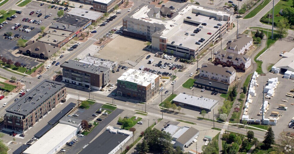 More Photos Of 27 S Squirrel Rd, Auburn Hills Coworking Space