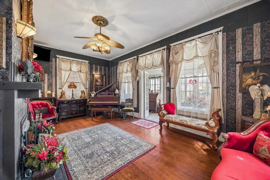More Photos Of 715 Broadway St, Galveston Specialty For Sale