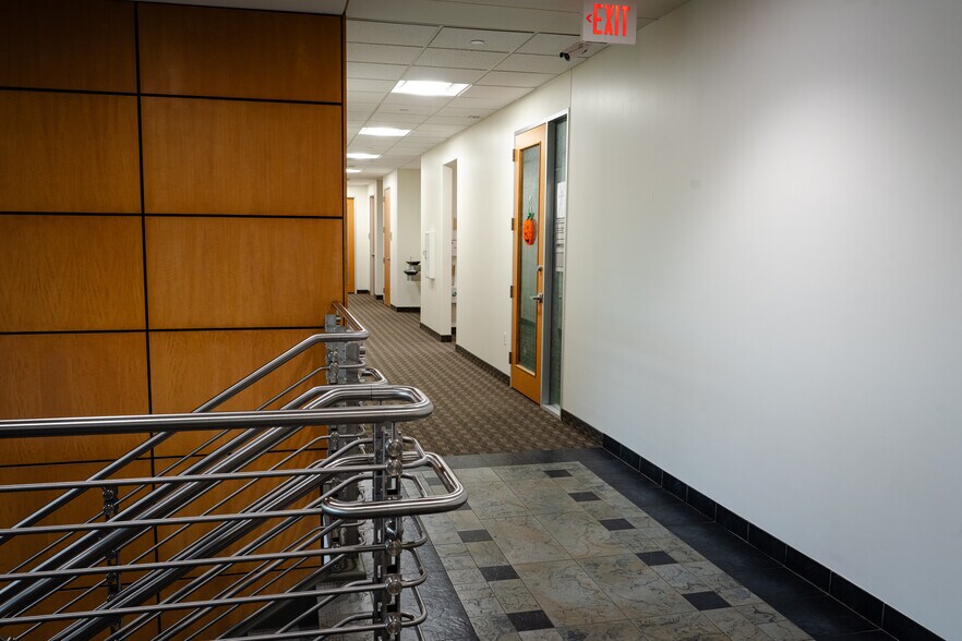 More Photos Of 1101 Raintree Cir, Allen Medical For Lease