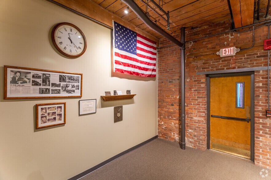 More Photos Of 27-75 Glen Rd, Sandy Hook Office For Sale