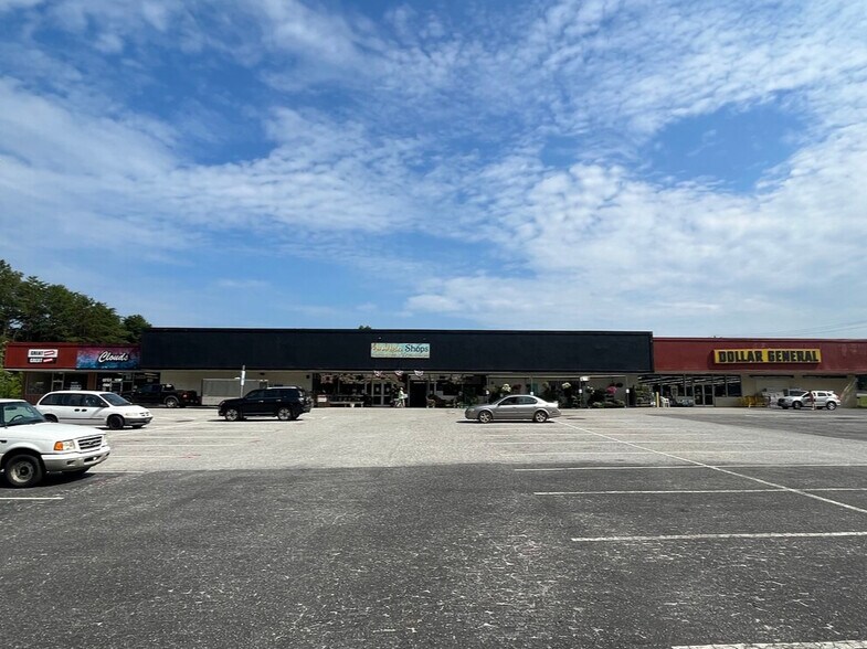 More Photos Of 4535-4539 N Us Highway 220, Summerfield Unknown For Lease