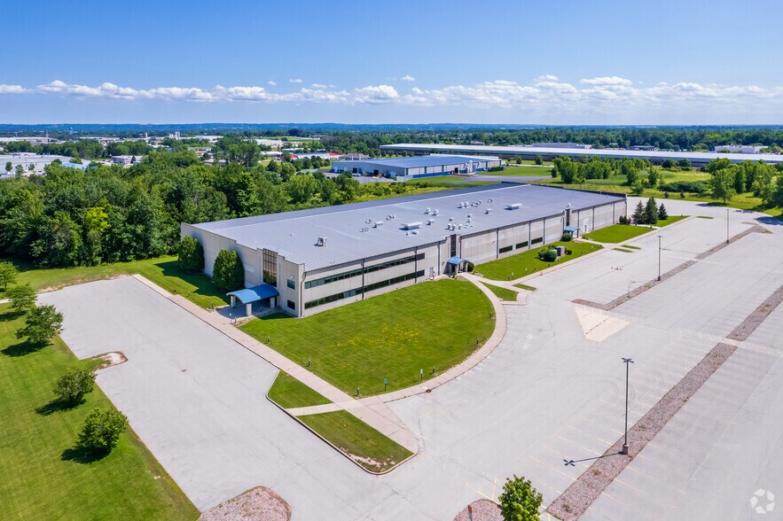 More Photos Of 1555 Glory Rd, Green Bay Manufacturing For Lease
