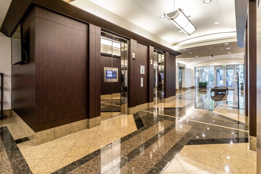 More Photos Of 11720 Amberpark Dr, Alpharetta Unknown For Lease