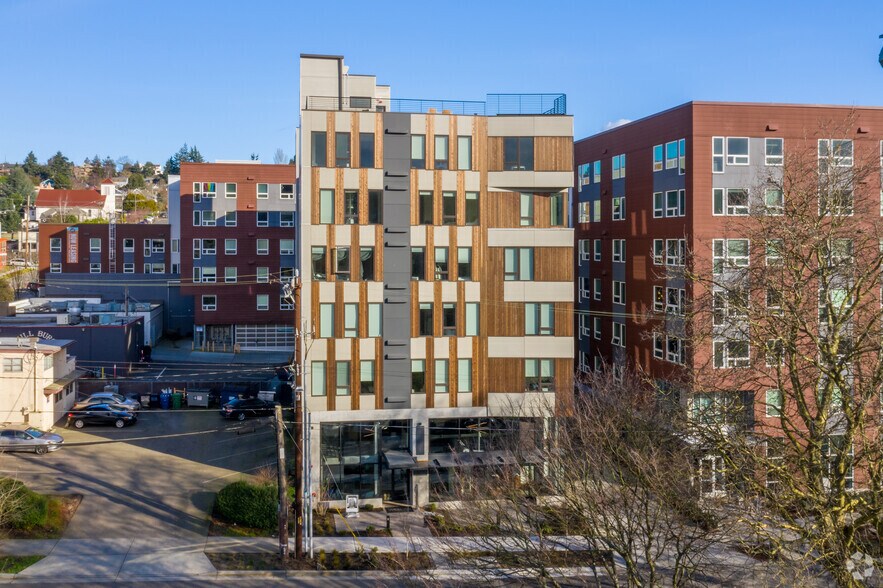 More Photos Of 3046 17th Ave W, Seattle Apartments For Lease