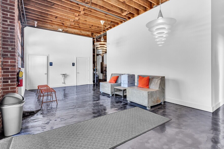 More Photos Of 12461 Veterans Memorial Hwy, Douglasville Loft Creative Space For Lease
