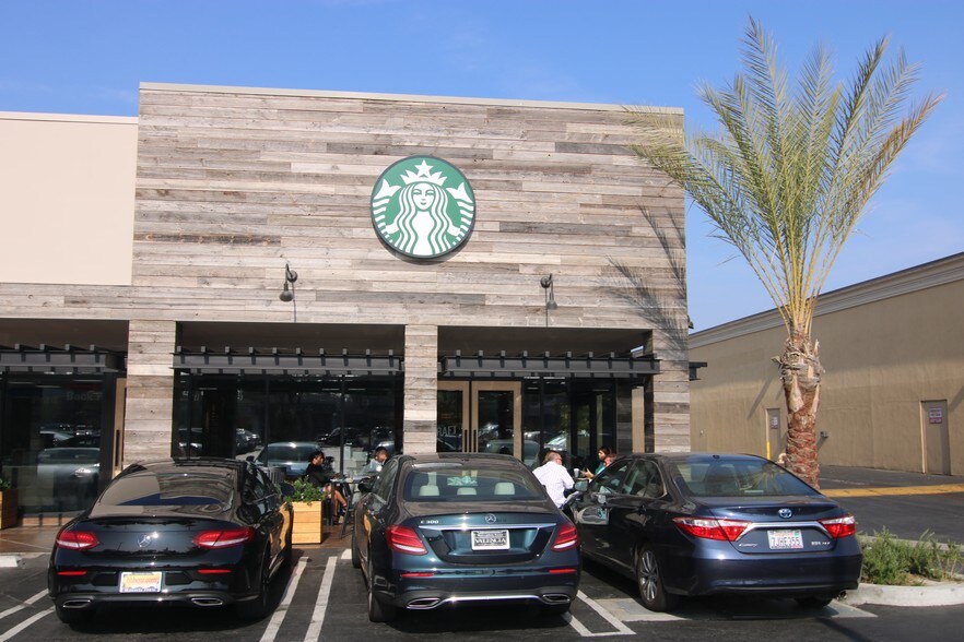 More Photos Of 4550-4578 Van Nuys Blvd, Sherman Oaks General Retail For Lease