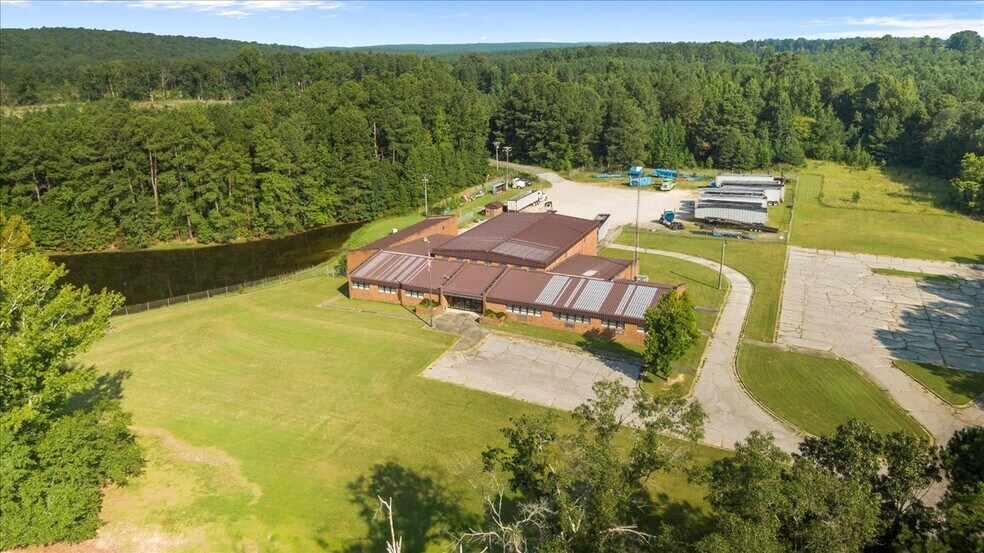 More Photos Of 704 State Road S-13-680, Jefferson Manufacturing For Lease