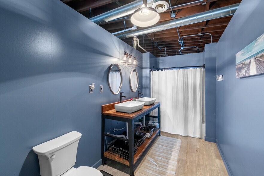 More Photos Of 120 N Elm St, Henderson Storefront Retail Residential For Sale