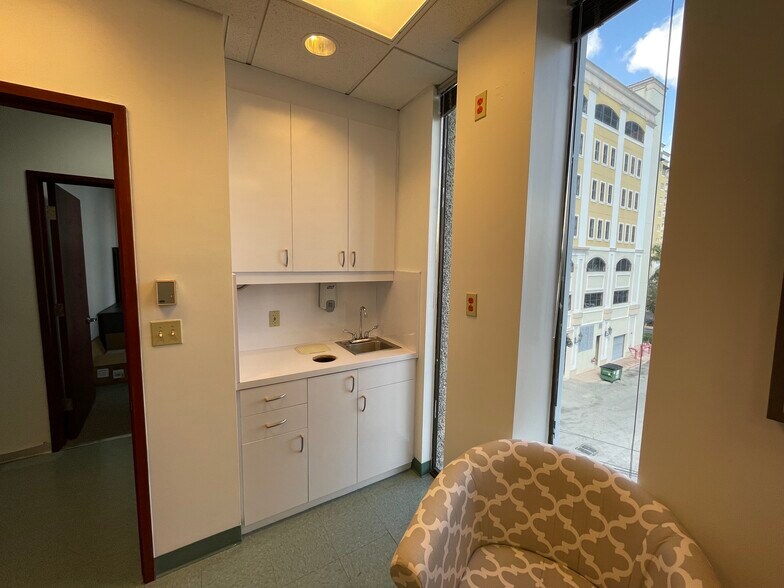 More Photos Of 2550 S Douglas Rd, Coral Gables Medical For Lease