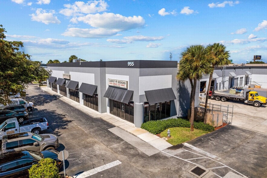 More Photos Of 955 S Congress Ave, Delray Beach Showroom For Lease