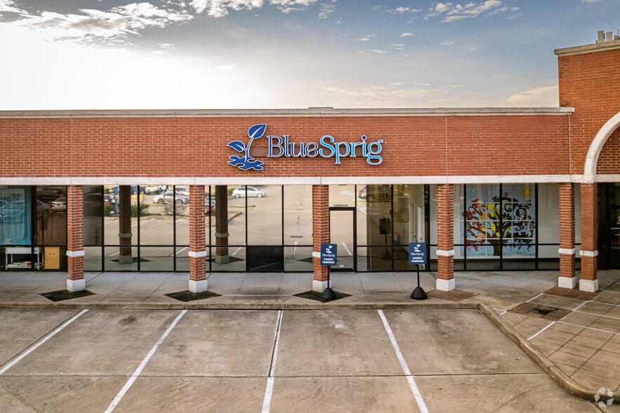 More Photos Of 11925 Southwest Fwy, Stafford Unknown For Lease