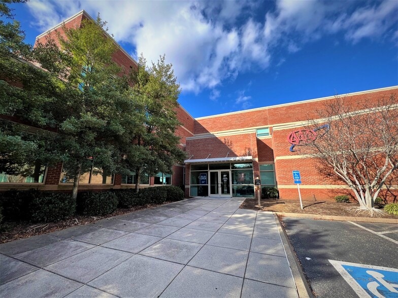 More Photos Of 110 Capital Dr, Knoxville Office For Sale