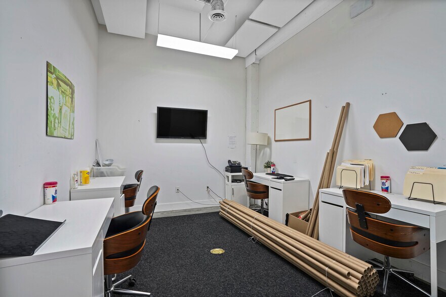 More Photos Of 449-465 Troutman St, Brooklyn Apartments For Lease