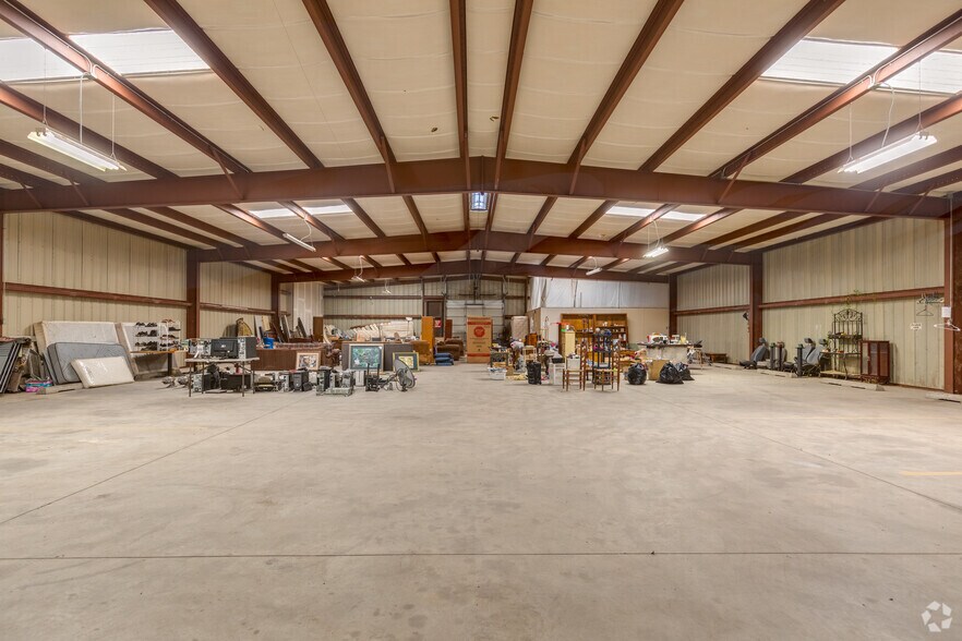 More Photos Of 901 NW 25th St, Oklahoma City Healthcare For Sale