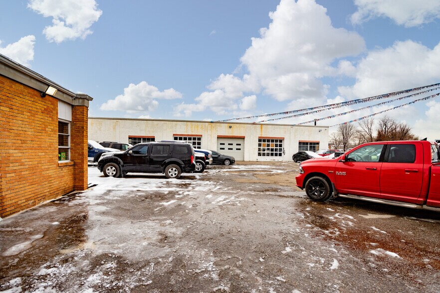 More Photos Of 909 E Route 130, Burlington Auto Dealership For Sale