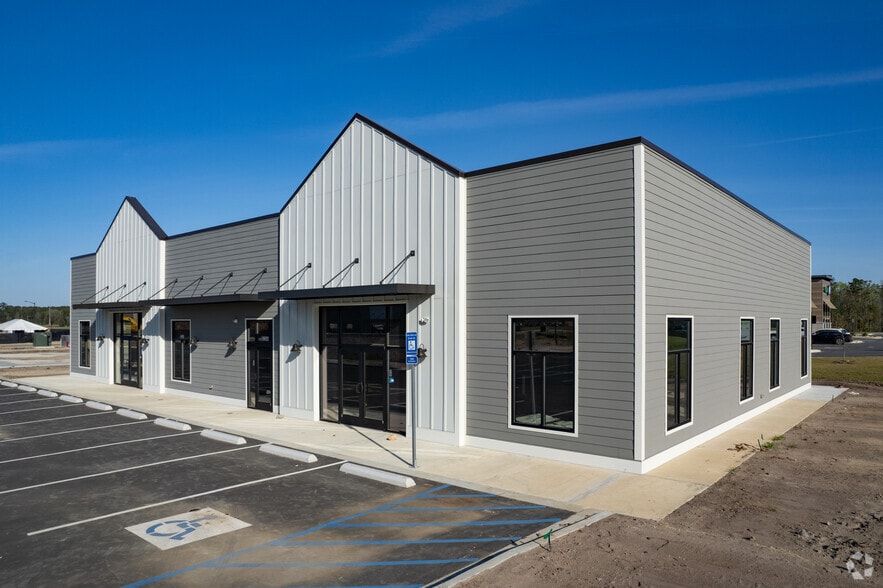 More Photos Of Pooler Parkway and Mosaic Circle, Pooler Storefront Retail Office For Lease