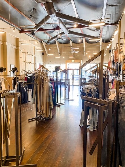 More Photos Of 1712 California St, Redding Storefront For Lease