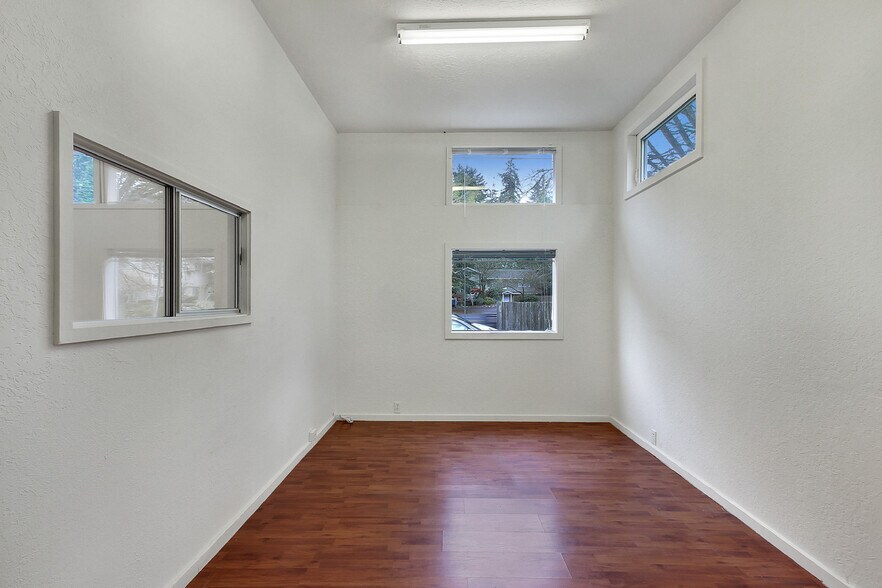 More Photos Of 23631 Edmonds Way, Edmonds Warehouse For Sale