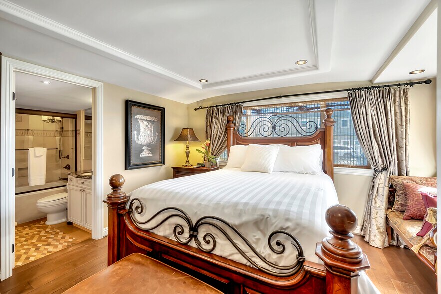 More Photos Of 150 Cress St, Laguna Beach Apartments For Sale