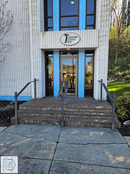 More Photos Of 2611 Riverside Dr, Bassett Office For Sale