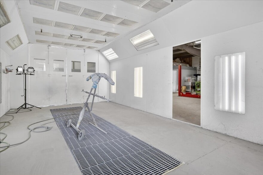 More Photos Of 3688 Raleigh Rd, Henderson Office For Sale