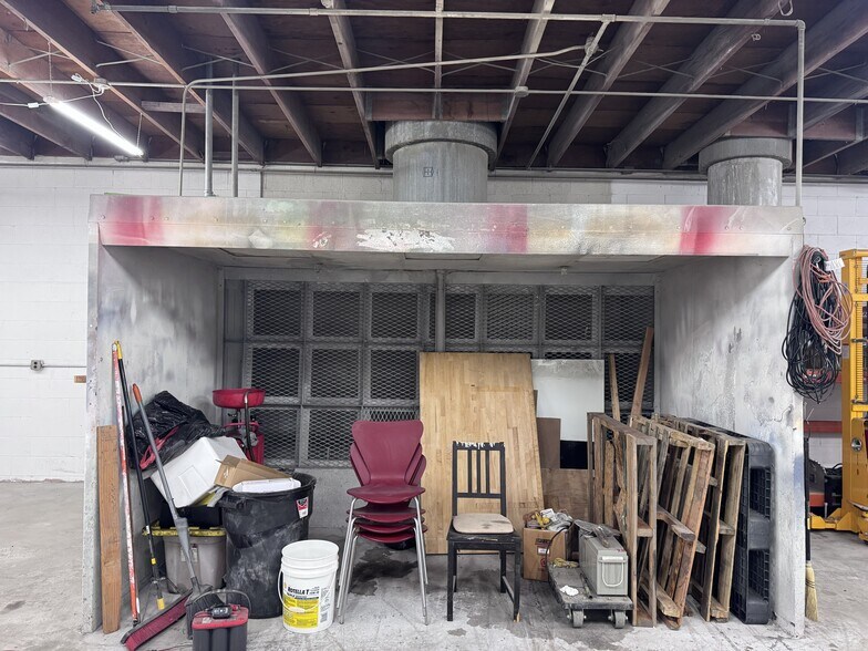 More Photos Of 225 E Redondo Beach Blvd, Gardena Industrial For Sale