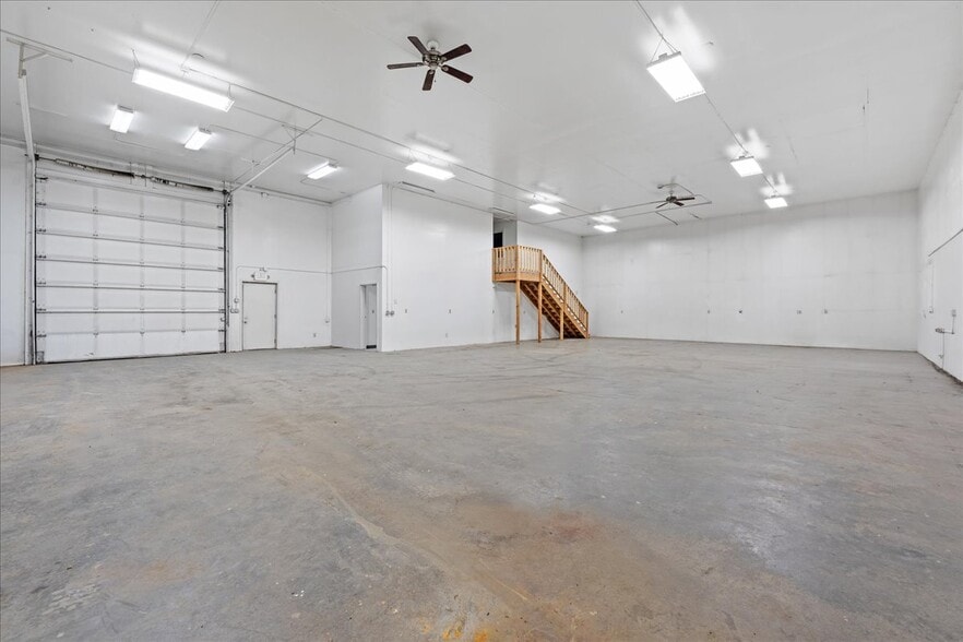More Photos Of 980 Deere St, Fairbanks Warehouse For Sale