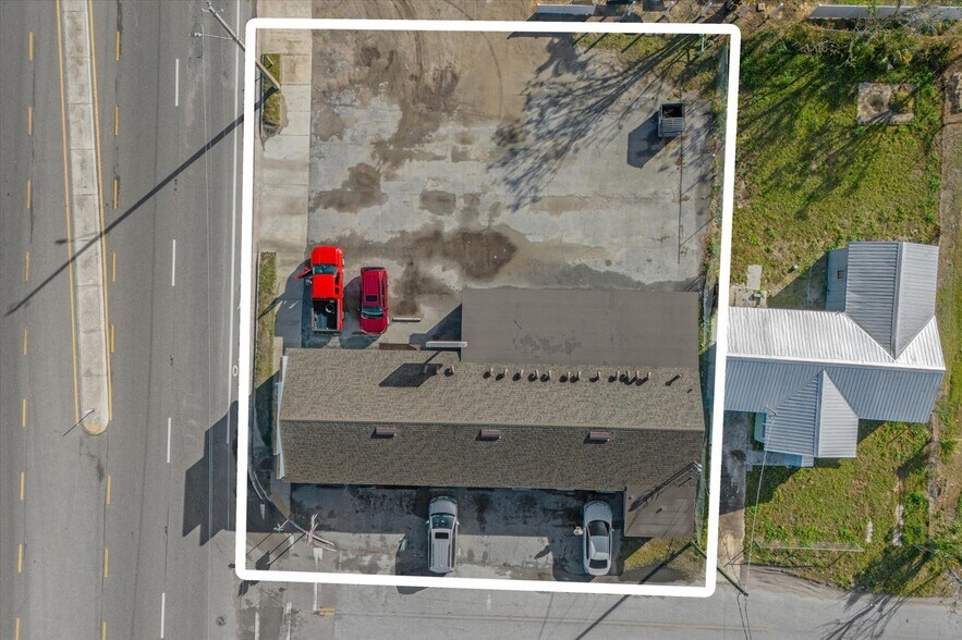 More Photos Of 701 E Canal St, Mulberry Convenience Store For Lease