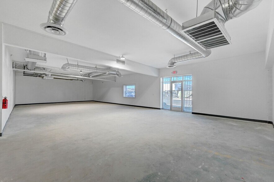 More Photos Of 160-110 W Wyoming Ave, Las Vegas Storefront Retail Office For Lease