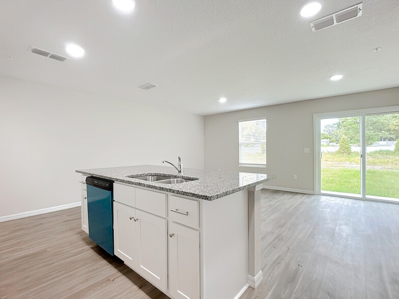 More Photos Of 9556 Hood Rd, Jacksonville Apartments For Sale